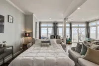 Luxury Lakefront Family Retreat
