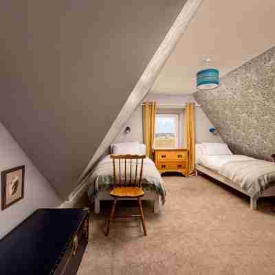 Old Duffus Farmhouse on Scottish Estate - stunning castle views Rooms