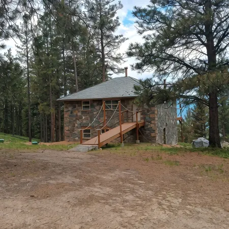 Real stone cabin, wake to million dollar views, abundant wildlife...