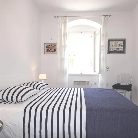 Lovely one bedroom apartment for 3 on the main Hvar town square