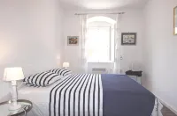Lovely one bedroom apartment for 3 on the main Hvar town square
