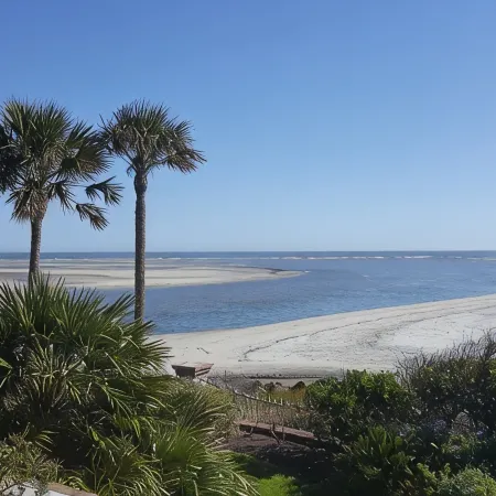 Broadway Breeze ~ Close to Beach /Shopping/Dining ~ Heated Pool - Spa - Sleeps 8