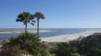 Broadway Breeze ~ Close to Beach /Shopping/Dining ~ Heated Pool - Spa - Sleeps 8 - Jacuzzi