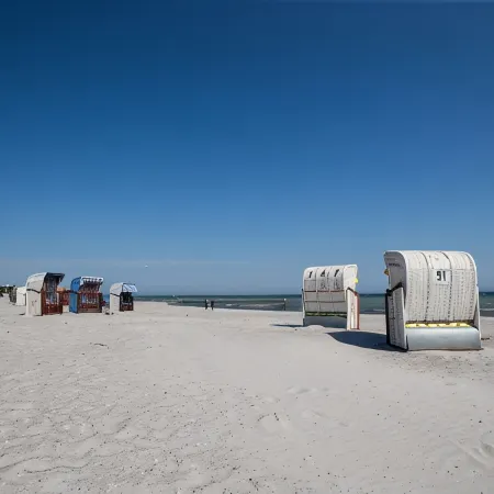 Luxury penthouse with large roof terrace, beach location, sauna & fireplace!