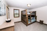 Barndominium with New indoor Gym located 8 miles from North shore of Bear Lake. - 3-Star