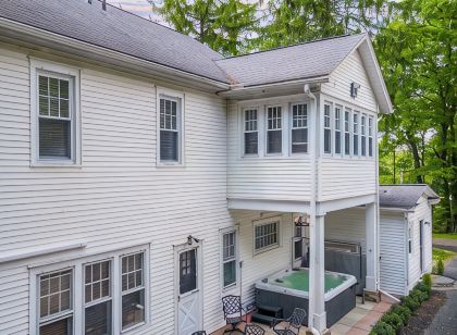 8 bedroom Manor - Hot Tub - Game Room - Fire Pit - Sleeps 22