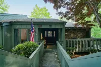 Mountain Condo on Lake Lure with Resort Amenities.Lake Lure is Open! - 4-Star