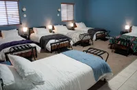 The Wise Raven Retreat, Peaceful and Spacious Home in Big Lake on a forested lot - Wifi