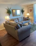 Hudson Hideaway: 2 BR/2 Bath Gulf Front Condo,Stunning Sunset from 27' Balcony