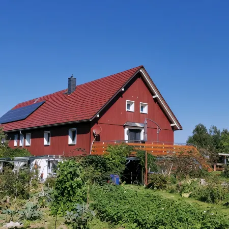 Moderne Ferienwohnung mit Großem Außenbereich, Familien- und Haustierfreundlich