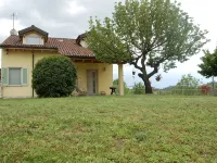Monferrato, bright villa - Kokoros home. Hotels in Castell'Alfero