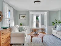 Beach Retreat - 5 Beds , 2 Kitchens @ Salt Island- Westbrook -Walk to Water Hotéis em Westbrook