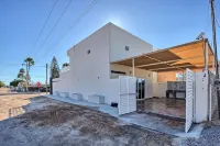 Modern Lux Town Home, 5 Min from Public Beach & Walmart - 2 étoiles