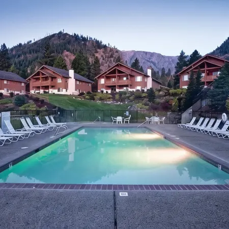 Golf Course View Condo • Quick Walk to Downtown Leavenworth & Resort Pools!