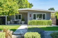 Close to Downtown! Gorgeous MidCentury w/fire pit