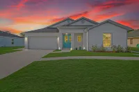 Modern Private 2 BR 1 BA and Kitchen Near the Beach - Apartments