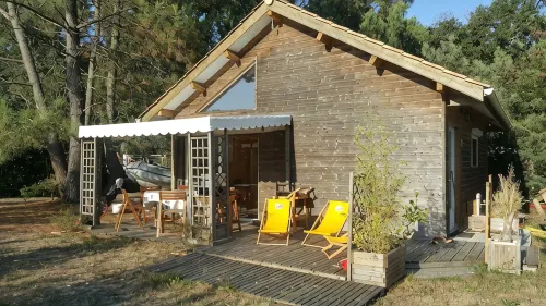 Chalet 1 to 5 persons garden and terrace with pergola in residential park - 民宿