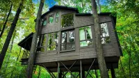 Magical Treehouse in Woods, Close many Wineries & Breweries, Pet Friendly!