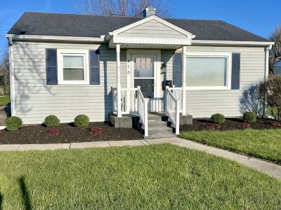 Stylish in-Town Retreat - 2 Bedroom, 1 Bathroom - Modern Comfort