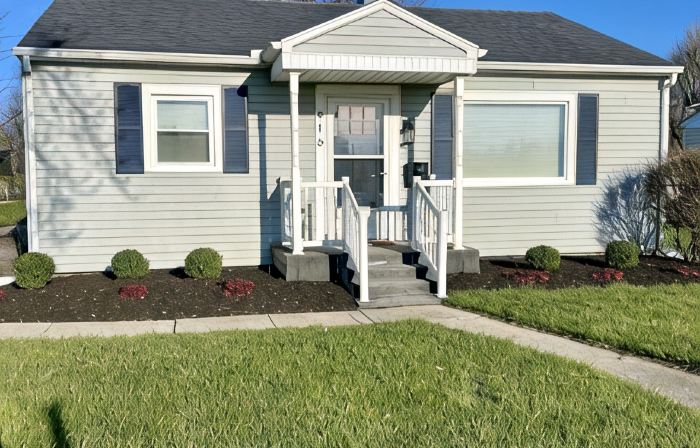 Stylish in-Town Retreat - 2 Bedroom, 1 Bathroom - Modern Comfort