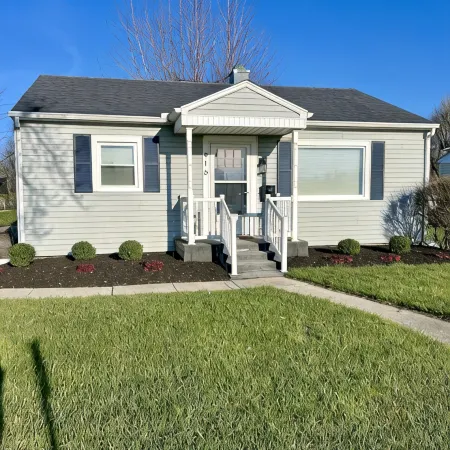 Stylish in-Town Retreat - 2 Bedroom, 1 Bathroom - Modern Comfort