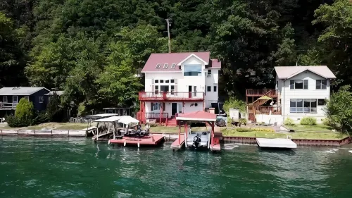 Cozy Cozy Cottage ~ Perfect Location On West Keuka Lake ~ Private Dock! - balcony