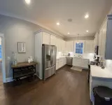 New Two Story House with Two Decks & Screened in Patio near Charming Downtown - Holiday bungalows