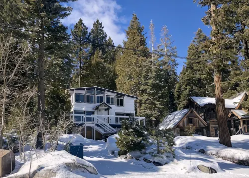 Lake front chalet-incredible view, sleeps 12! - Chalets