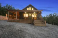 New!Pine Cone Cabin-Charming LUXURY1BedCabin that sleeps 4 surrounded by Pines - Chalets