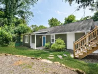 2 Bedroom Pet Friendly Apt w/ full kitchen; Private fenced Backyard; Great Wifi - Wifi