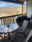 Beautifully Remodeled Waterfront Condo! - Homestays