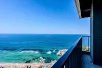 More Than Sokcho Lighthouse Branch - غرفة مطلة على الجبل