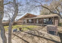 The Lake Shack-----Water Front!!!