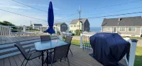 Ocean View Beach house steps from the ocean, minutes away from downtown Plymouth - 방갈로