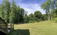 5 Bdrm Dog Friendly, Lake Access Getaway w/Playground, Fire Pit & More
