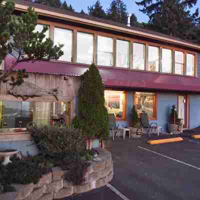 "Tidal Raves" Oceanview, Gas Fire, Wi-Fi, City Center. Deck/BBQ, Covered Parking Hotel Exterior