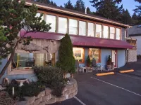 "Tidal Raves" Oceanview, Gas Fire, Wi-Fi, City Center. Deck/BBQ, Covered Parking - Wifi