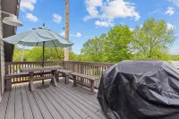 Luxury A Frame at Table Rock Lake! Sleeps 8!