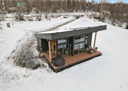 Cozy Bluff Getaway  with Hot Tub