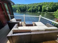 Waterfront Lake House. Near NYC and hiking trials. Complimentary kayaks provided - 4-Star