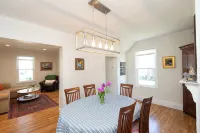 Gorgeous retreat across from yacht club, the Choptank, and IronMan finish line! - 4 ดาว