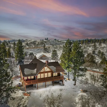 NEW Duck Creek ⛰ Escape w/View+AC! ~30 mi. Bryce/Zion