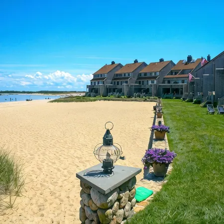 Amazing townhouse in oceanfront resort, pool, beach