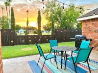 La Casita cozy 3 bedroom 2.5 bath with BBQ pit! - Kitchens