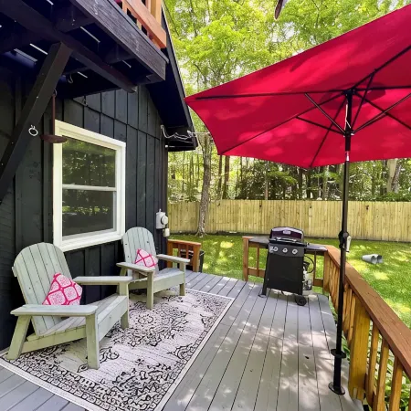Comfy chalet near town, lake, skiing and hiking