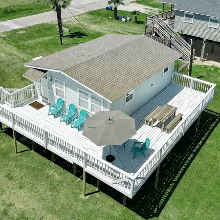 Cute, Cozy and Clean Cottage by the Sea!