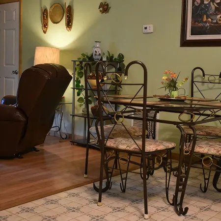 Hiawassee river cabin $ 85 per night ON THE BEAUTIFUL HIAWASSEE RIVER