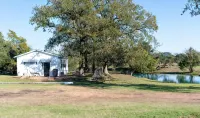 Farmhouse bed and bath with pool and hot tub - 3-Star