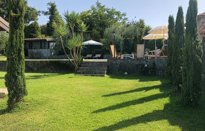PACO'S HOUSE ON ETNA