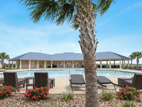 Unwind on the Bay- Fishing, Pool, Tennis, Basketball courts & Kids' Playground - 4-Star